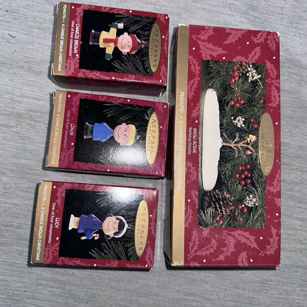 VTG HALLMARK ORNAMENT CHRISTMAS *SEASON OF JOY CHARLIE LUCY LINUS  PEANUTS - Picture 2 of 6